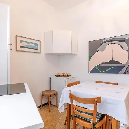 شقة Stunning In With Kitchen *
