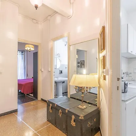 Stunning In With Kitchen شقة